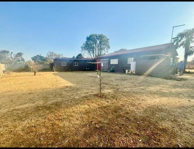 3 BEDROOM HOUSE FOR SALE IN VANDERBIJLPARK SE 2